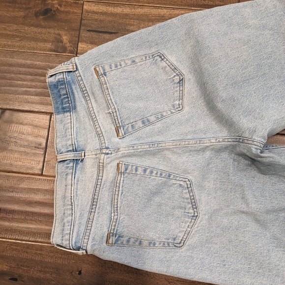 Abercrombie and Fitch Curve Love High Rise Dad Jean Size 6 - Picture 5 of 6